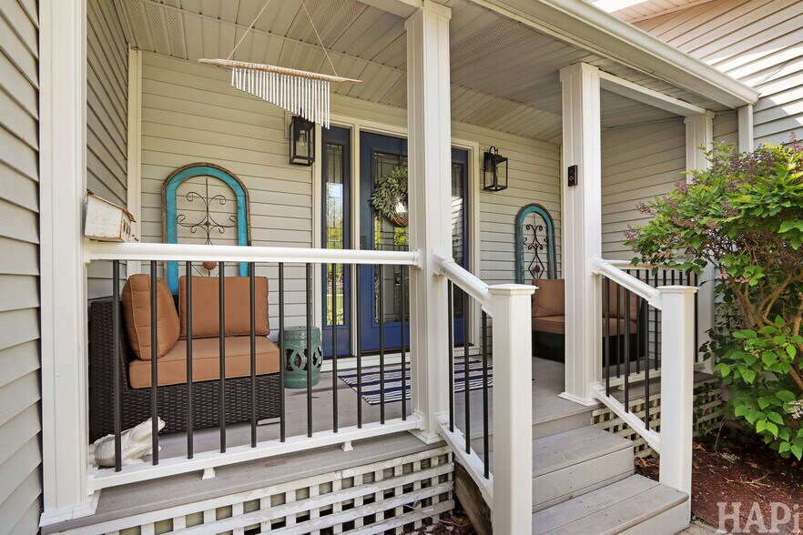 More Photos Of 4403 S Roberts Rd, Island Lake Veterinarian Kennel For Sale