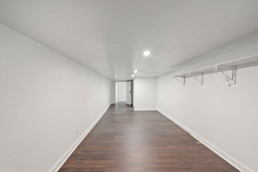 More Photos Of 1825 Baker St, Bakersfield Specialty For Sale