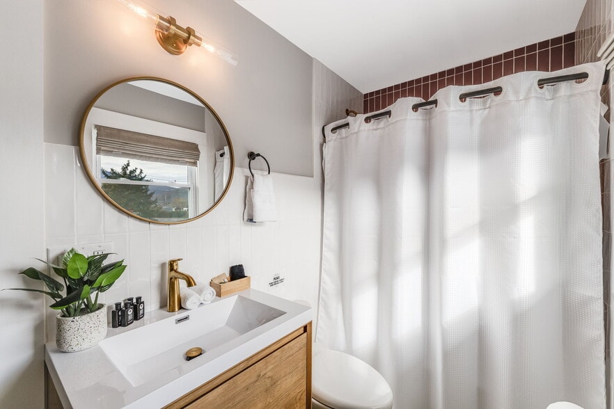 More Photos Of 4102 Soco Rd, Maggie Valley Hotel For Sale