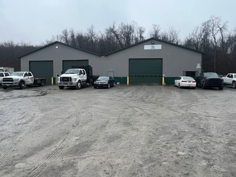 More Photos Of 2807 W Chestnut St, Washington Industrial For Lease