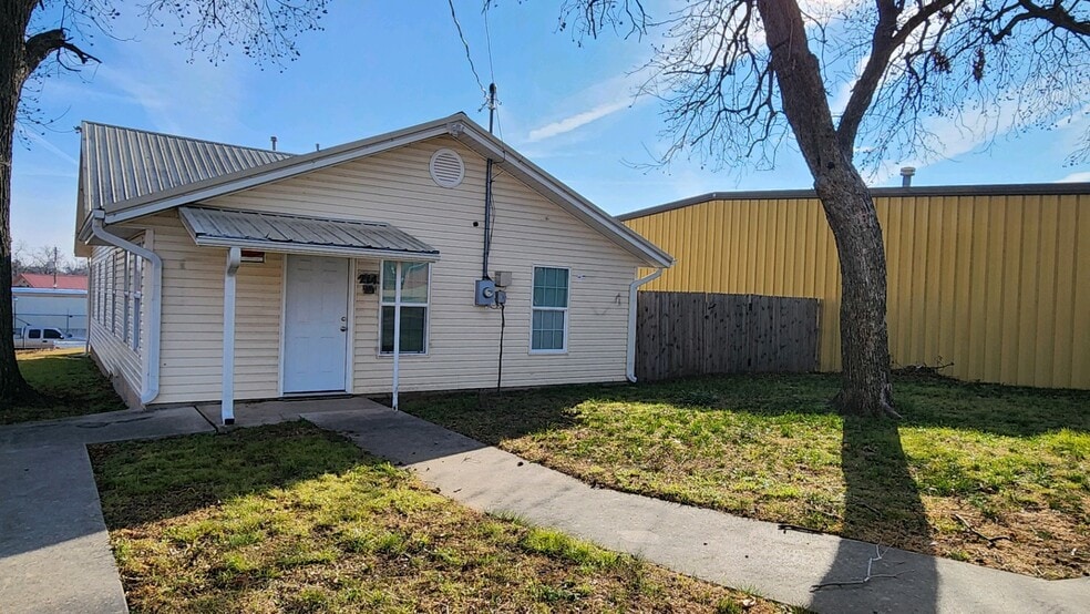 More Photos Of 214 N Oklahoma Ave, Shawnee Medical For Lease