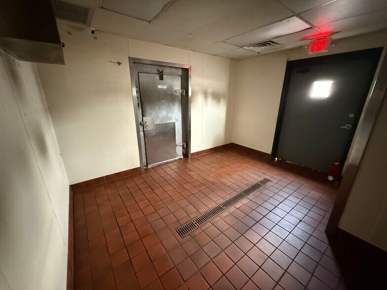 More Photos Of 1105 Gum Branch Rd, Jacksonville Fast Food For Lease