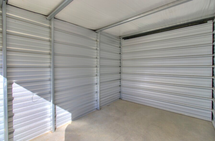 More Photos Of 28196 Hunter Creek rd, Gold Beach Self Storage For Sale