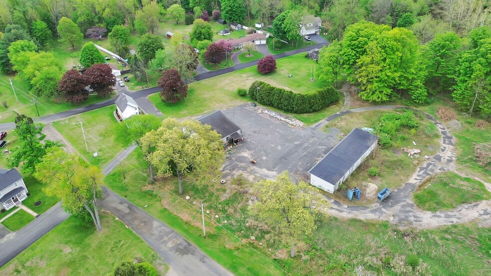 More Photos Of 91 Squawfield Rd, Westfield Service For Sale