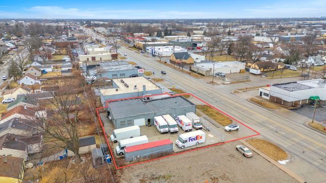 More Photos Of 13920 E 9 Mile Rd, Warren Warehouse For Lease