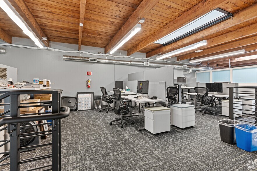 More Photos Of 699 Veterans Blvd, Redwood City Office For Lease