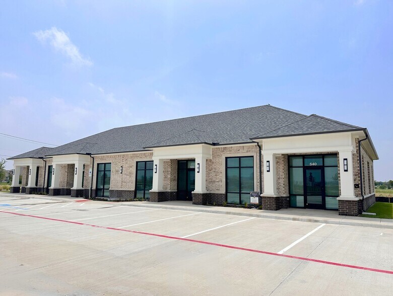 More Photos Of 1630 W Prosper Trl, Prosper Unknown For Lease