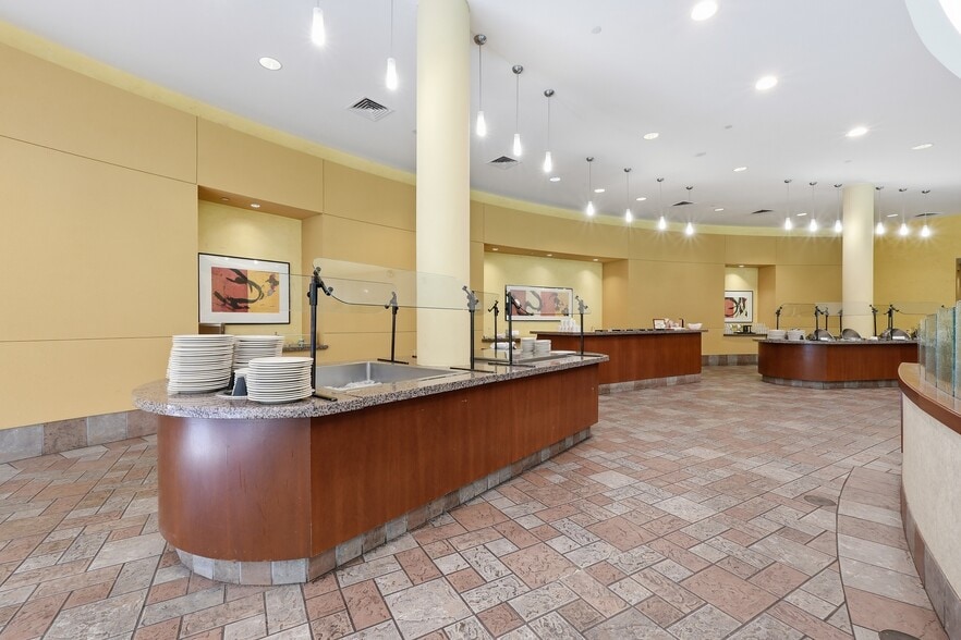 More Photos Of 14 Mechanic St, Southbridge Hotel For Sale