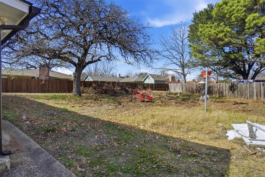 More Photos Of 2105-2107 W Shady Grove Rd, Irving Daycare Center For Sale