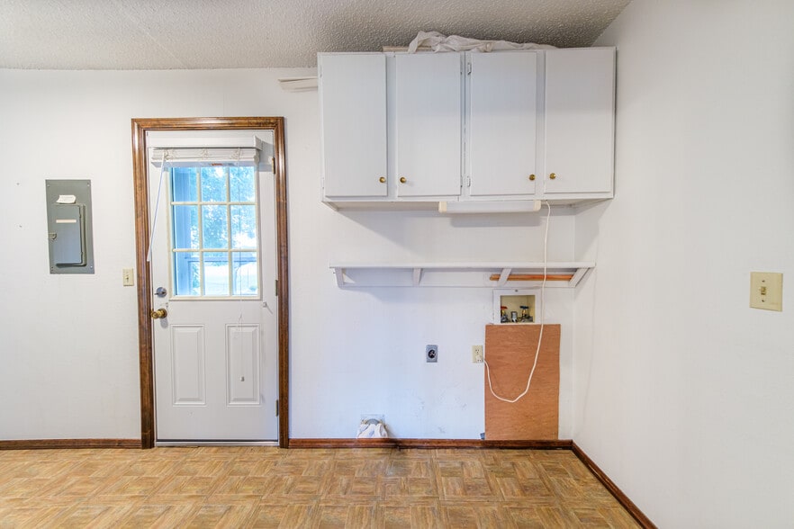 More Photos Of 523 W Country Club Rd, Chickasha Office Residential For Sale