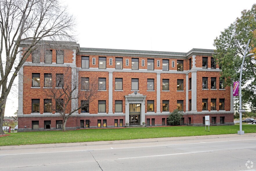 Primary Photo Of 2117 State St, Bettendorf Office For Lease