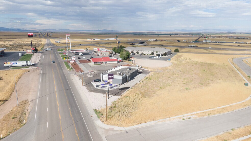 More Photos Of 920 S Hwy 99, Fillmore Freestanding For Lease