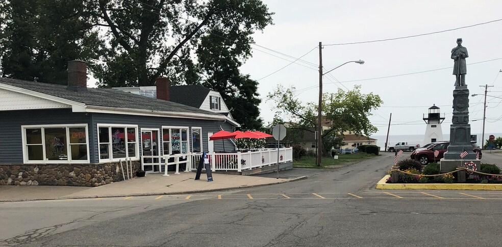 Primary Photo Of 5885 Main, Olcott Restaurant For Sale