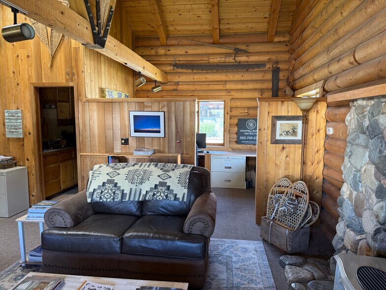 More Photos Of 503 State Rte 20, Winthrop Flex For Lease