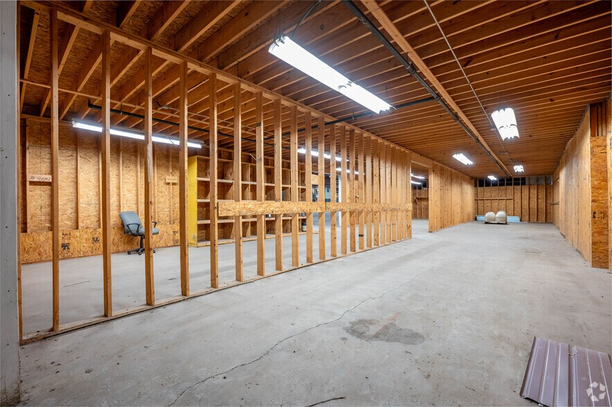 More Photos Of 325 12th St SE, Linton Manufacturing For Lease