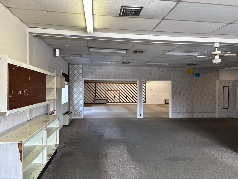 More Photos Of 2820 Linkhorne Dr, Lynchburg Specialty For Sale