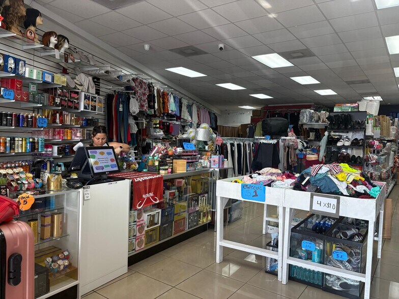 More Photos Of 12833 SW 42nd St, Miami General Retail For Lease