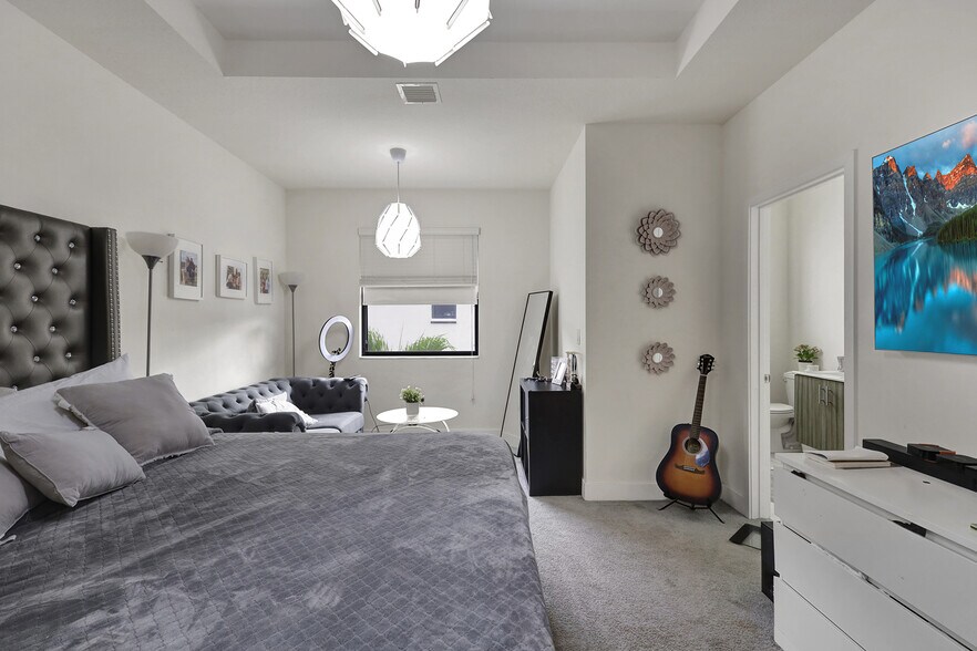 More Photos Of 15809 NW 91st Ct, Miami Lakes Specialty For Sale