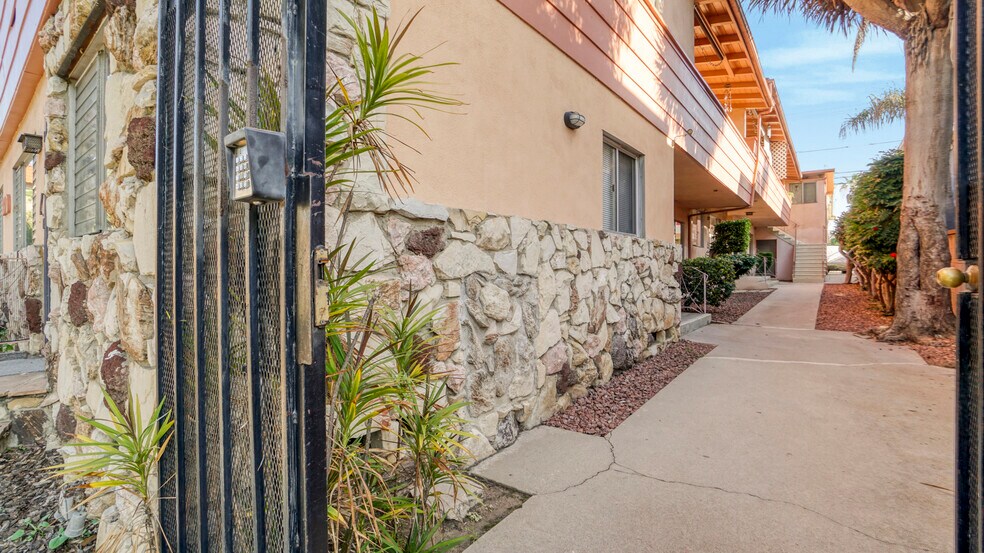 More Photos Of 3310 Keystone Ave, Los Angeles Apartments For Sale