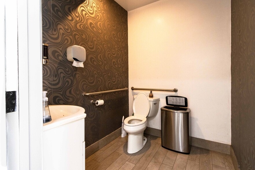 More Photos Of 2398 30th Ave, San Francisco Storefront Retail Residential For Sale