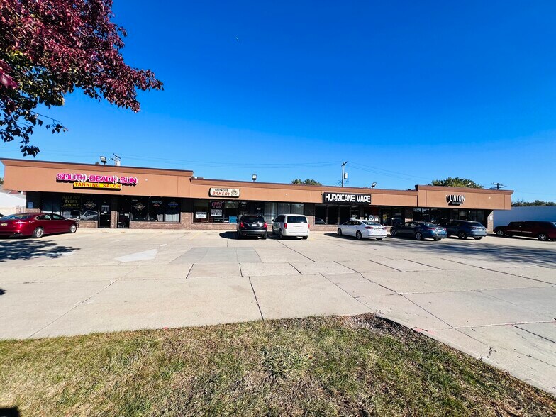 Primary Photo Of 13250-13270 Northline Rd, Southgate Freestanding For Lease