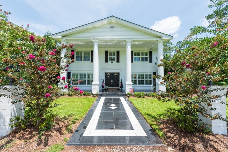 Primary Photo Of 335 N Main St, Wadley Specialty For Sale