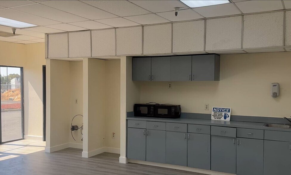 More Photos Of 2136 Pony Express Ct, Stockton Manufacturing For Lease