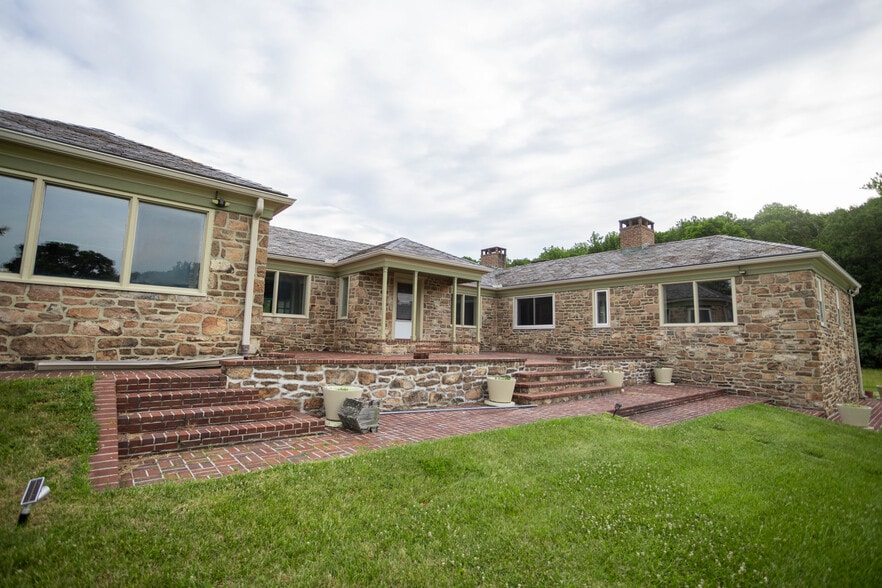 More Photos Of 1207 Flohrs Church Rd, Biglerville Hospitality For Sale