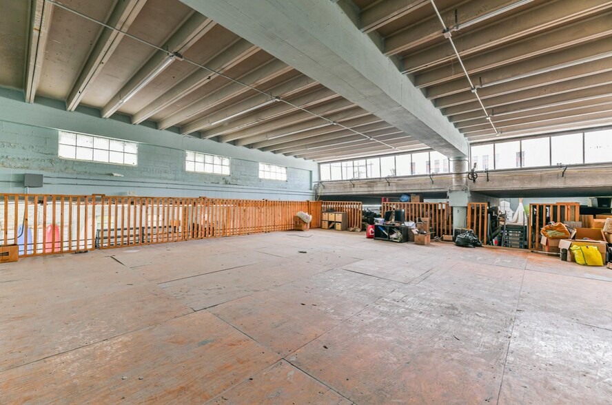 More Photos Of 2415 Church St, Galveston Light Distribution For Lease