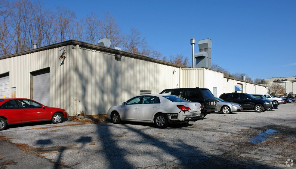 More Photos Of 9430 Reisterstown Rd, Owings Mills Service For Lease