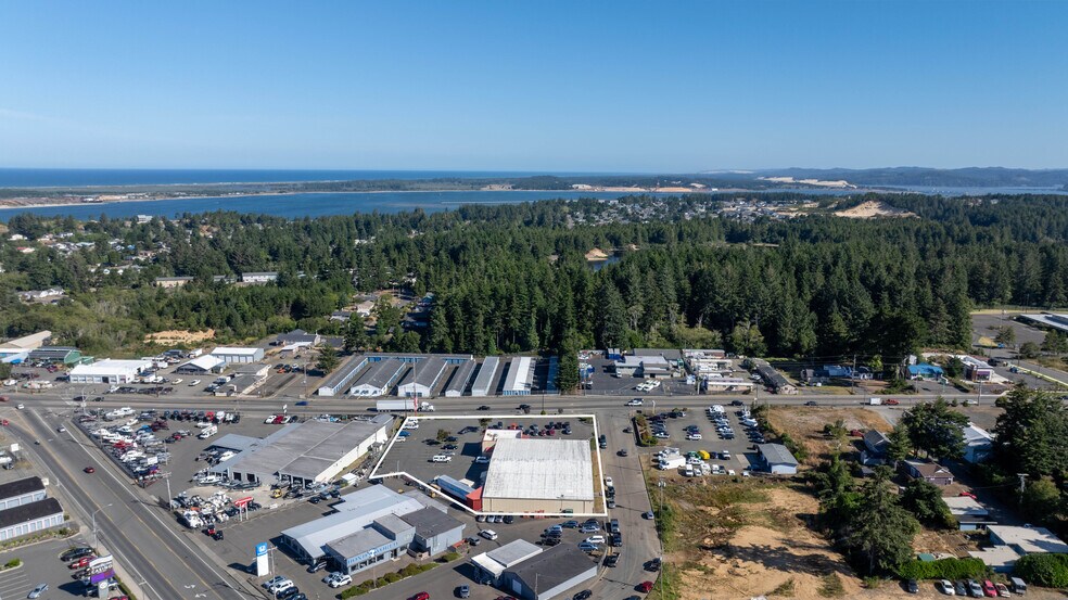 More Photos Of 1385 Newmark Ave, Coos Bay Supermarket For Sale