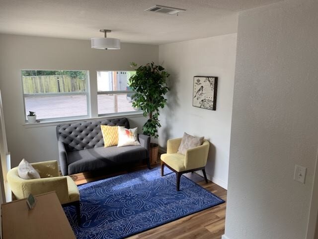 More Photos Of 1801 W Koenig Ln, Austin Freestanding For Lease