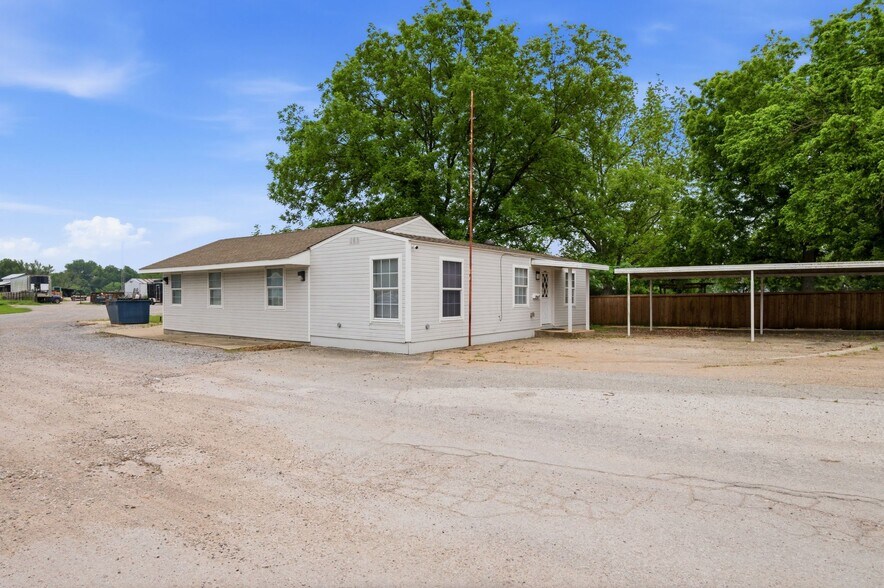More Photos Of 2906 Woodlawn Rd, McKinney Unknown For Lease