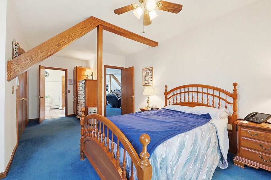 More Photos Of 1501 Lonsdale Ave, Lincoln General Retail For Sale