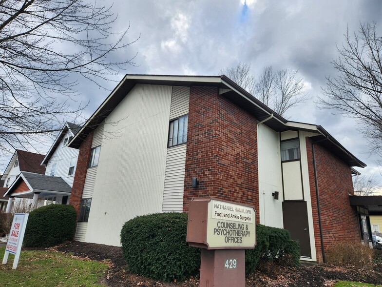 Primary Photo Of 429 Front St, Berea Medical For Sale