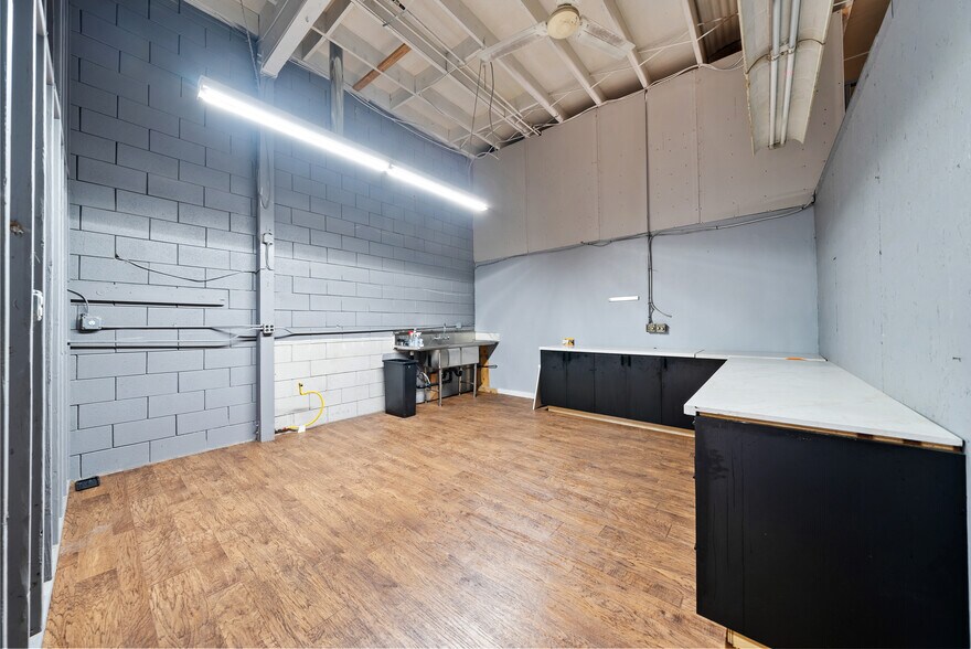 More Photos Of 6580 Federal Blvd, Lemon Grove Warehouse For Sale