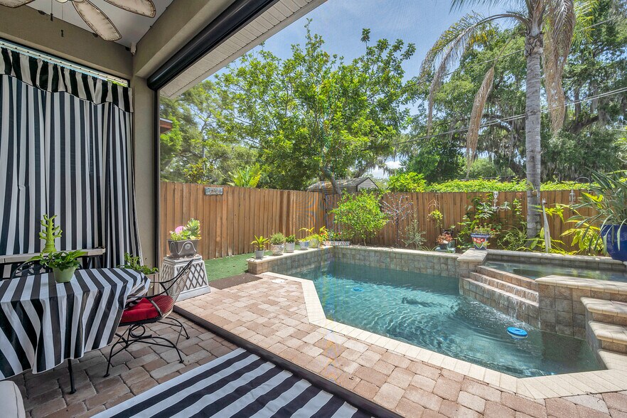 More Photos Of 429 2nd St S, Safety Harbor Specialty For Sale