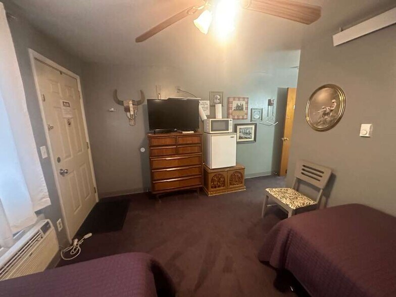 More Photos Of 810 E US Hwy 275, Ewing Hotel For Sale