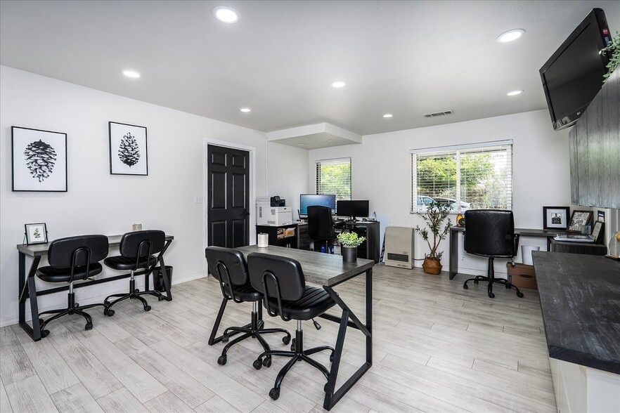 More Photos Of 5255 CA-49, Mariposa Flex For Sale