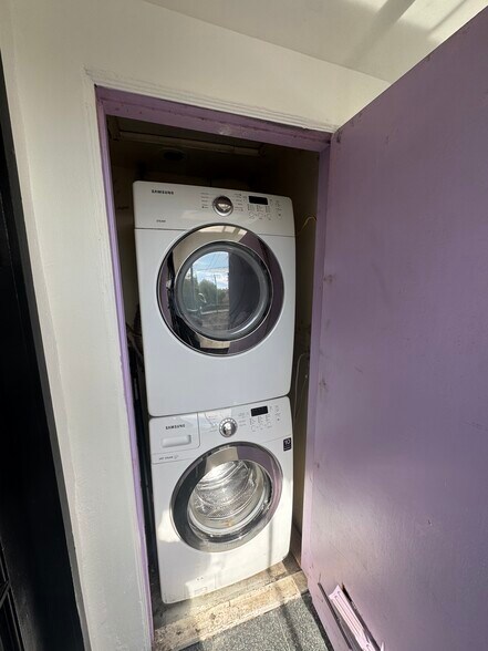 More Photos Of 10626 Magnolia Blvd, North Hollywood Loft Creative Space For Sale