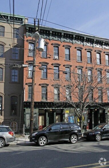 More Photos Of 208 Washington St, Jersey City Apartments For Lease