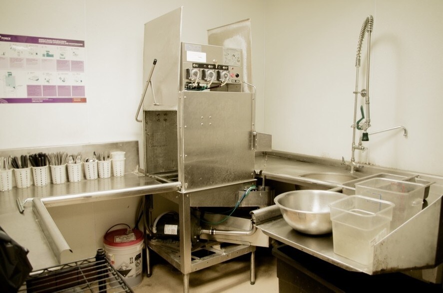 More Photos Of 105 Willis St, Leander Restaurant For Sale