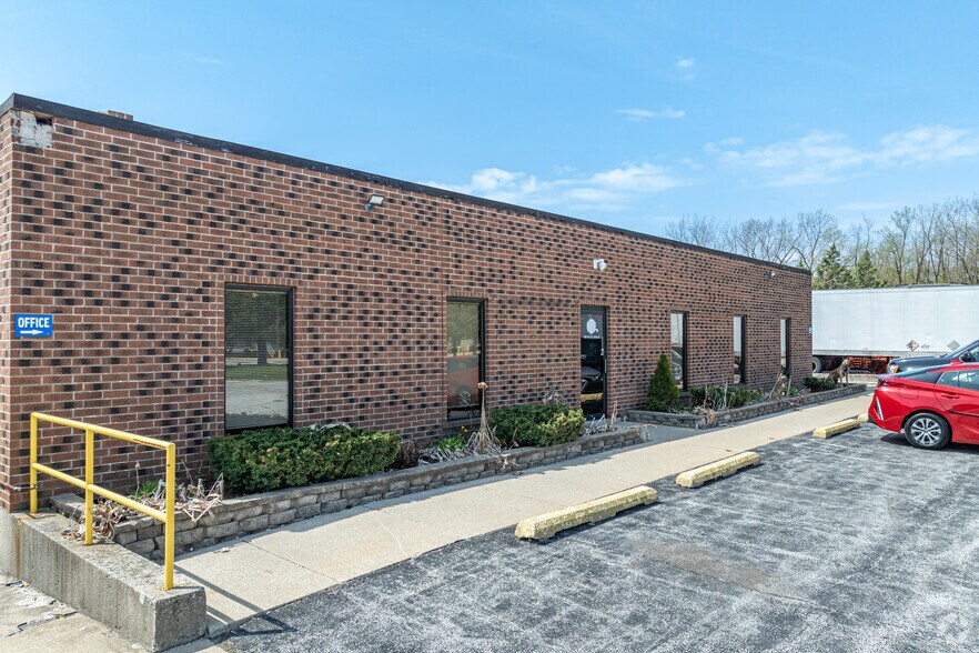 Primary Photo Of 525-531 W 169th St, South Holland Manufacturing For Sale
