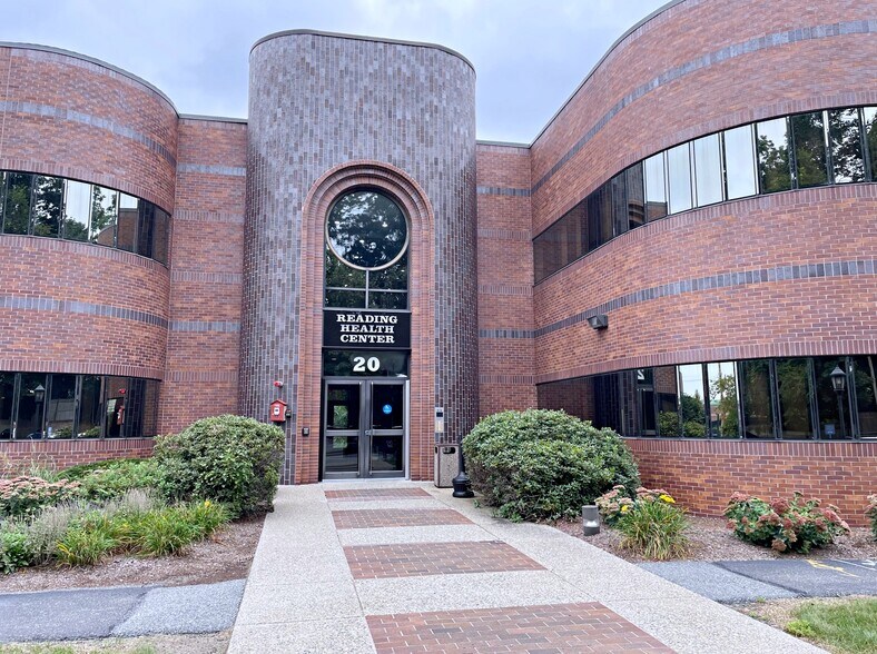 More Photos Of 20 Pondmeadow Dr, Reading Medical For Lease