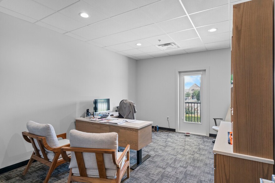 More Photos Of 351 W Southlake Blvd, Southlake Medical For Sale