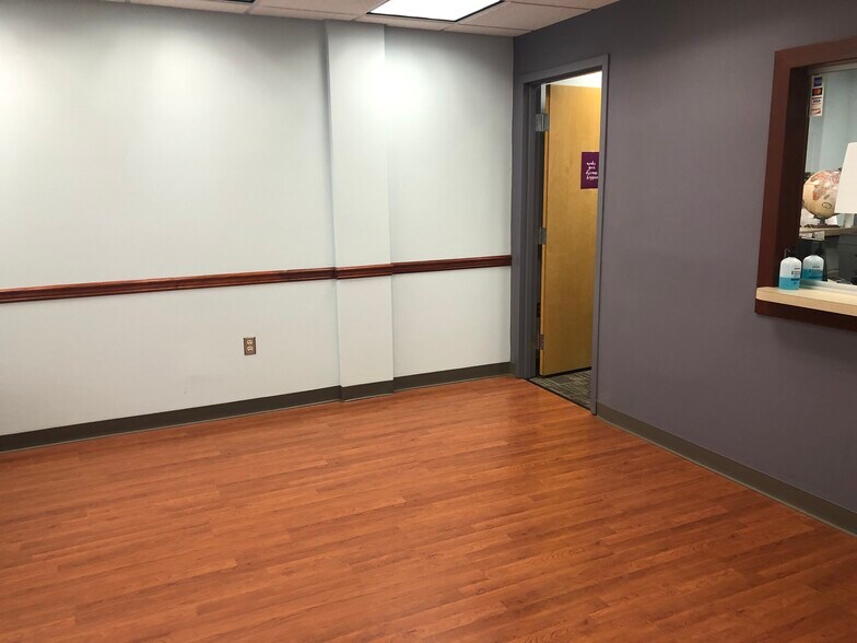 More Photos Of 250 W Lancaster Ave, Paoli Medical For Sale