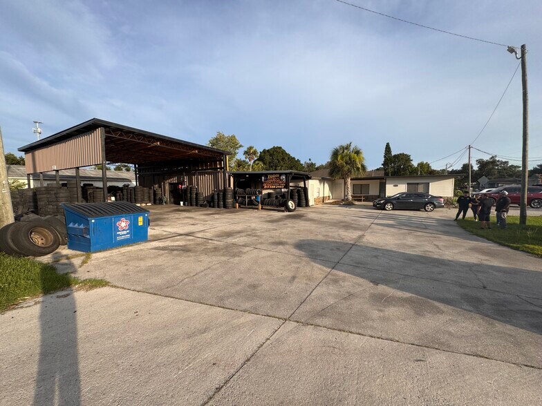 More Photos Of 6301 Causeway Blvd, Tampa Auto Repair For Lease