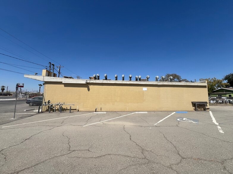 More Photos Of 2200 S Chester Ave, Bakersfield Freestanding For Sale