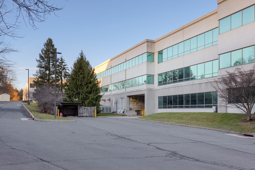 More Photos Of 225 Phillips Blvd, Ewing Flex For Sale