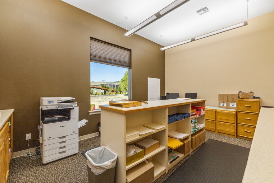 More Photos Of 422 S 5th St, Klamath Falls Office For Sale